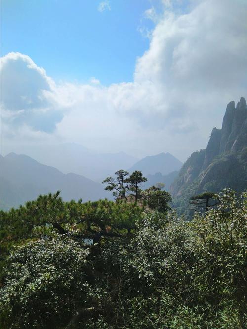 【踏上乌蒙大草原的公路之旅】江西三清山前十景点有哪些?